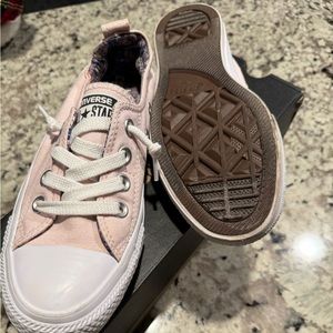 Converse shoes, size 6, light pink